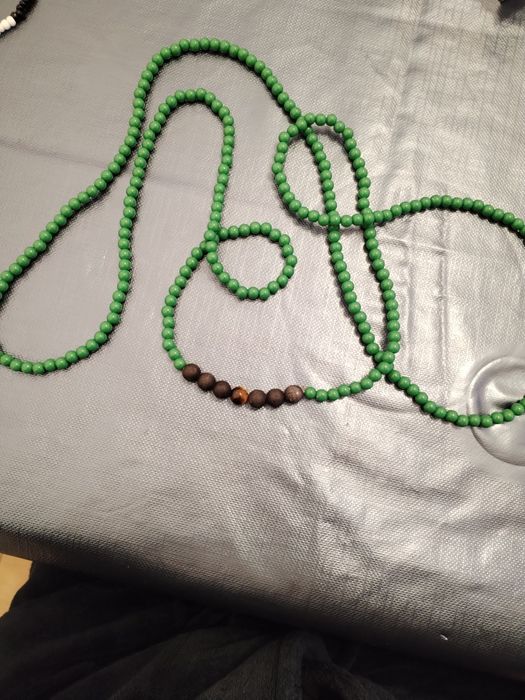 Guias Zé Pelintra, Oxossi, Pretos Velhos, etc