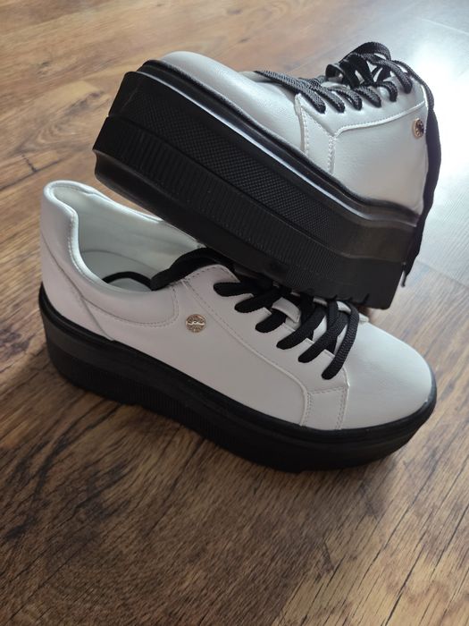 Nowe sneakersy vices na platformie rozmiar 38
