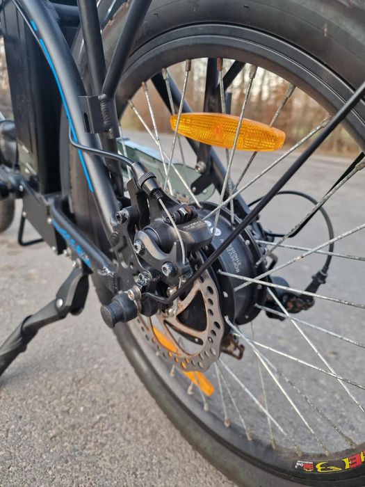 DWA rowery elektryczne składane