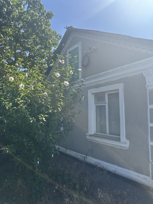 Дом 4 комнаты, газ, свет, вода, большой участок и хозпостройки
