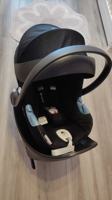 Fotelik samochodowy Cybex (0-13kg) z bazą