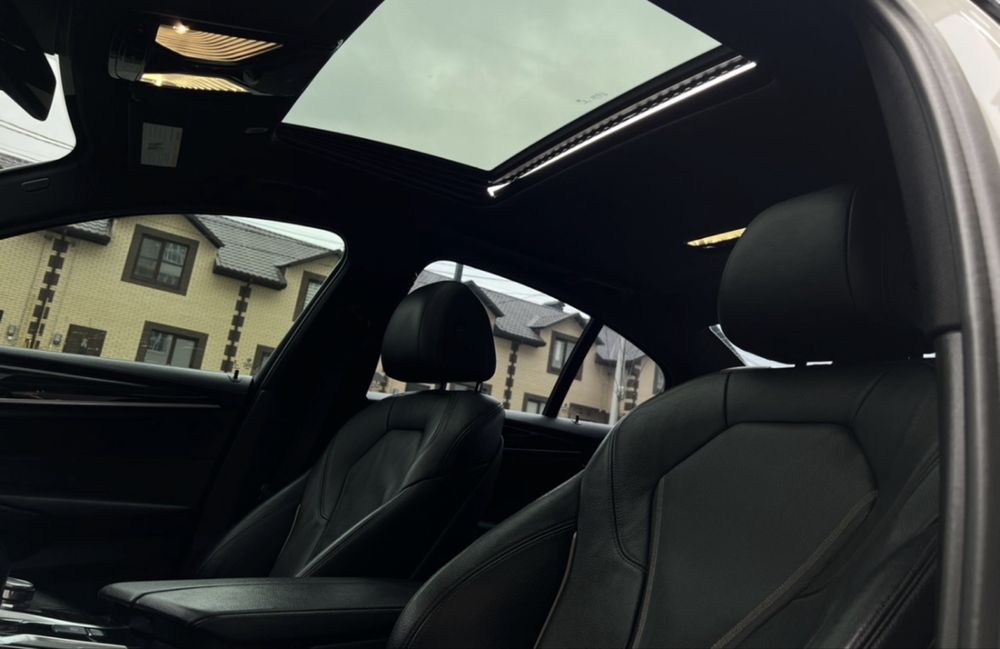 BMW G30 530i M paket максимальная комплектация
