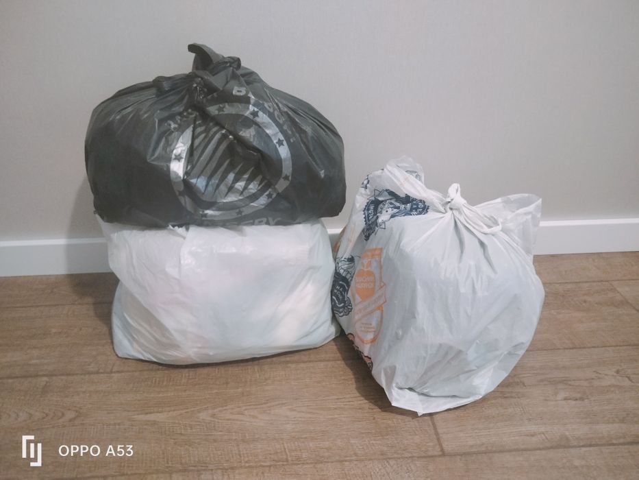 Віддам дитячі речі