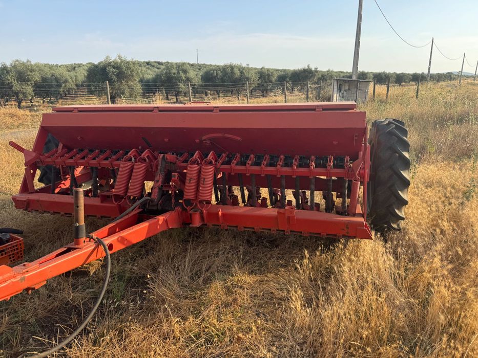 Semeador de linhas Massey Fergusson