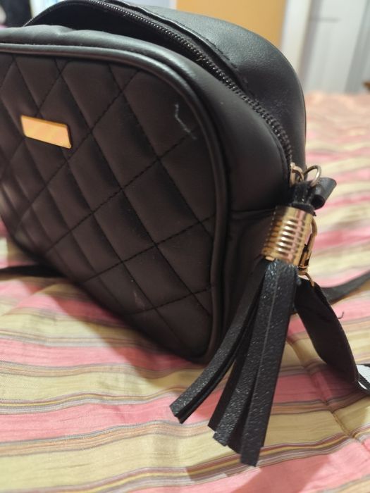 Mala a tiracolo preta