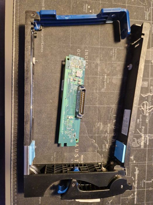Ramka HDD 3.5" EMC 100-563-430 + Interposer SAS-FC 204-115-603 5sz.