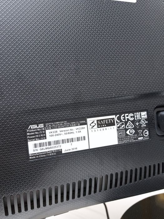 Komputer i7 3,5 GHz, 16 GB RAM, 1 TB, GeForce GTX 760 2 GB, monitor 22