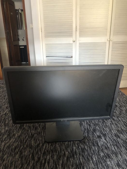 Ecrã de PC semi-novo em bom estado