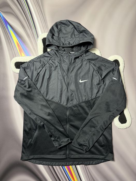 Спортивна куртка nike
