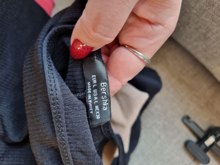 Sukienka damska Bershka czarna obcisla