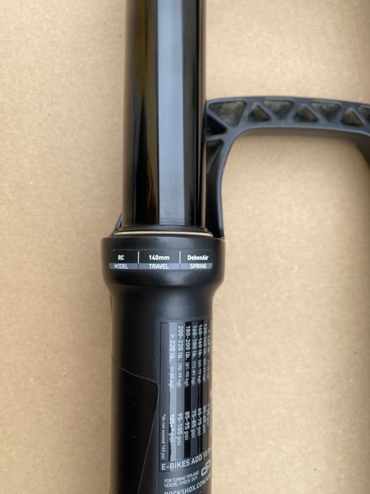 Suspensão Rock Shox Revelation 29