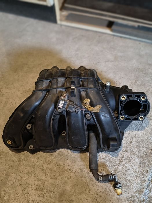 Kolektor ssący m16a sx4 Sedici grandvitara