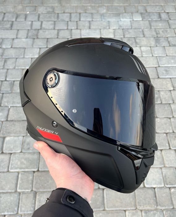 Продам Мотошолом MT THUNDER 4 SV Solid Matt Black розмір L
Цін