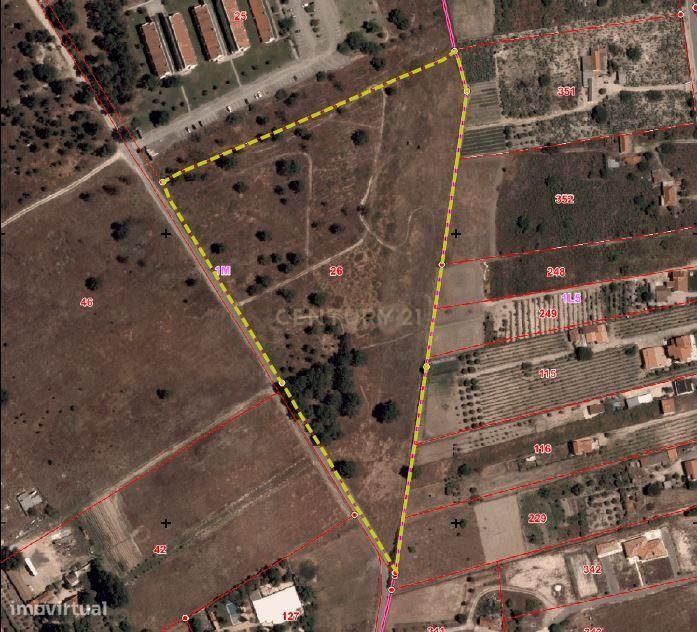 Terreno urbano e rústico situado nos Cajados com com viabilidade de co