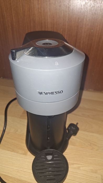 Кавоварка капсульна, Nespresso Vertuo Nextвід  Delonghi,ідеальний стан