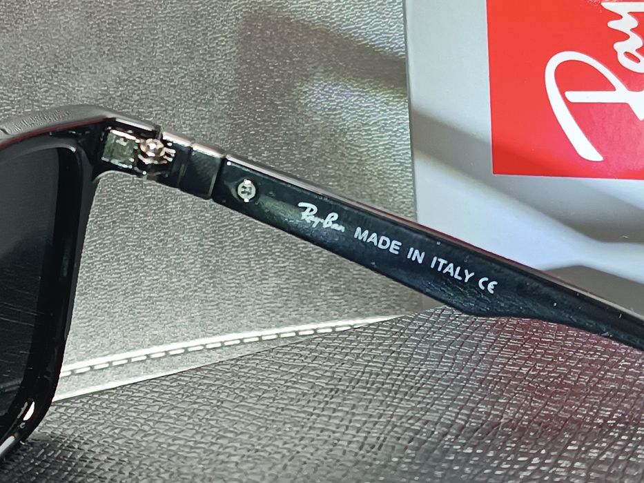 Брендові окуляри Ray Ban  з футляром.