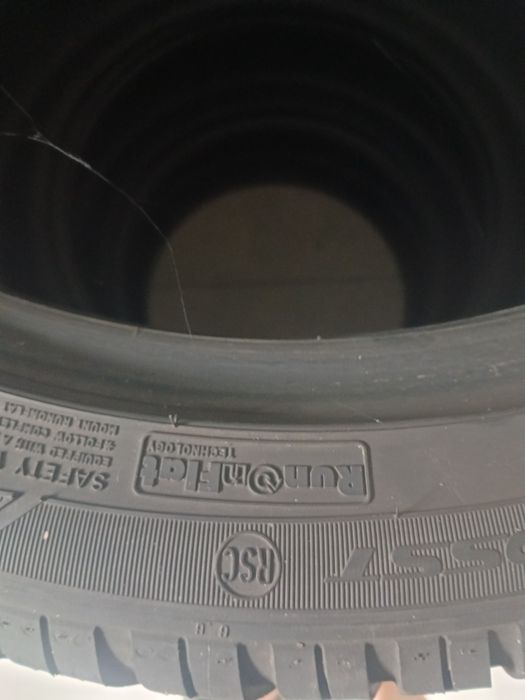 4 pneus 235 45 r19 Dunlop