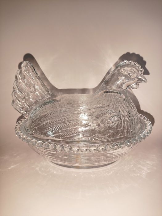 Kokoszka ze szkła.Śliczna kurka,dekoracyjna odbija światło  pojemnik