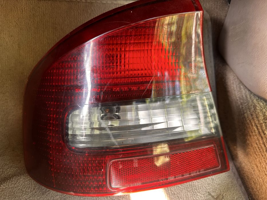 Komplet lamp tylnich Subaru Legacy IV sedan