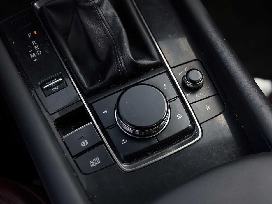 Mazda 3      2021