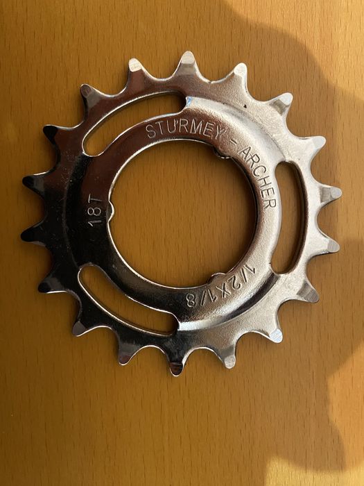 Pinhão / Roda de corrente - Sturmey Archer Novo