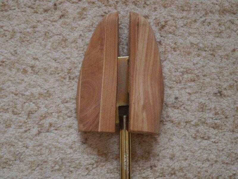 Колодки деревяні для взуття для збільшення розміру .