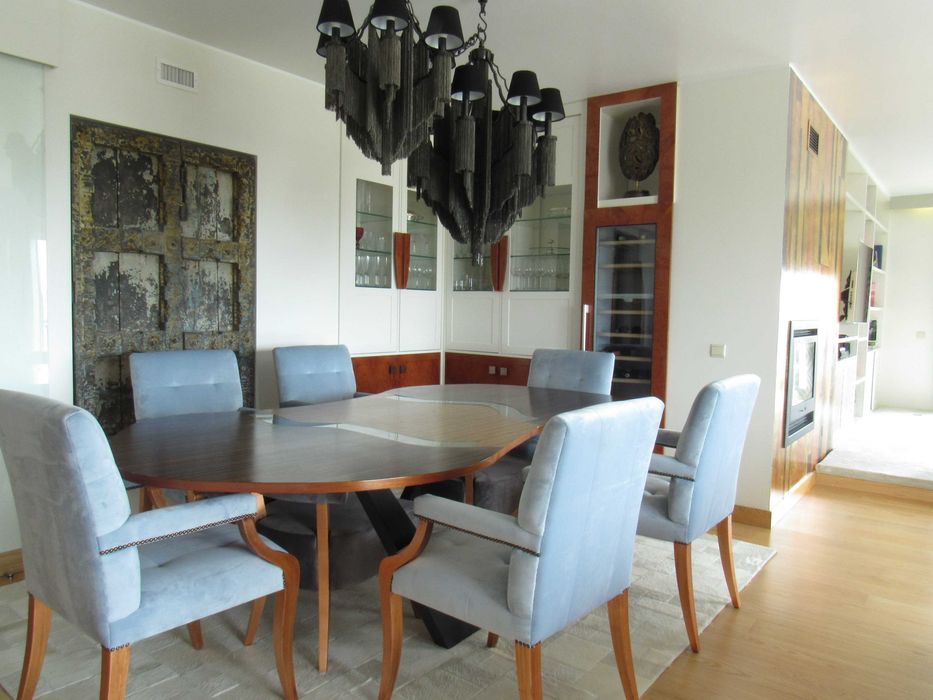 Exclusivo T3 Mobilado com Vista Rio (228m²) | 2 Suites | 3 Lugares de Garagem- Lisboa