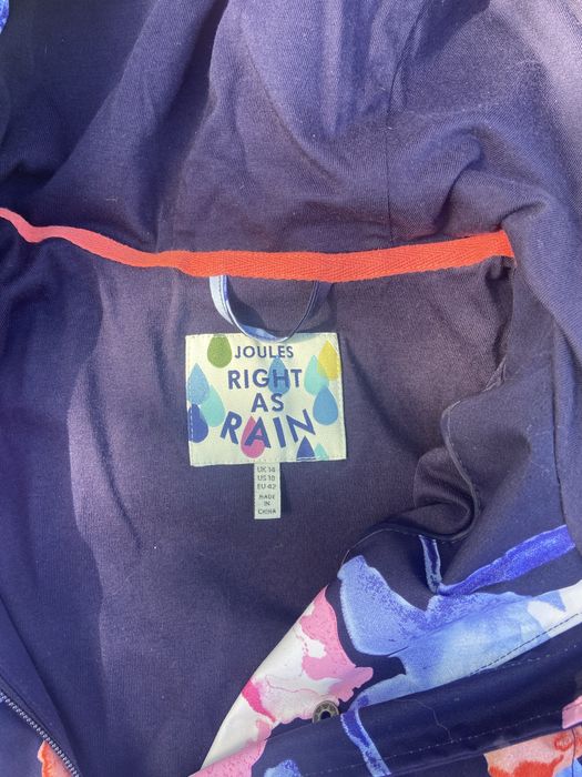 Жіноча вітровка 42 розміру