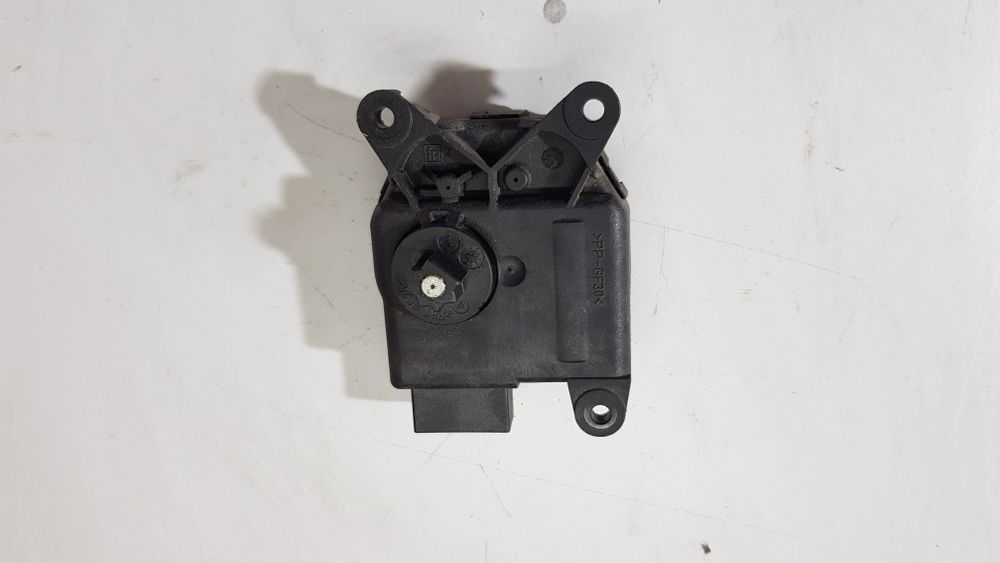 Silniczek klap regulacji nawiewu nagrzewnicy opel vectra c signumValeo