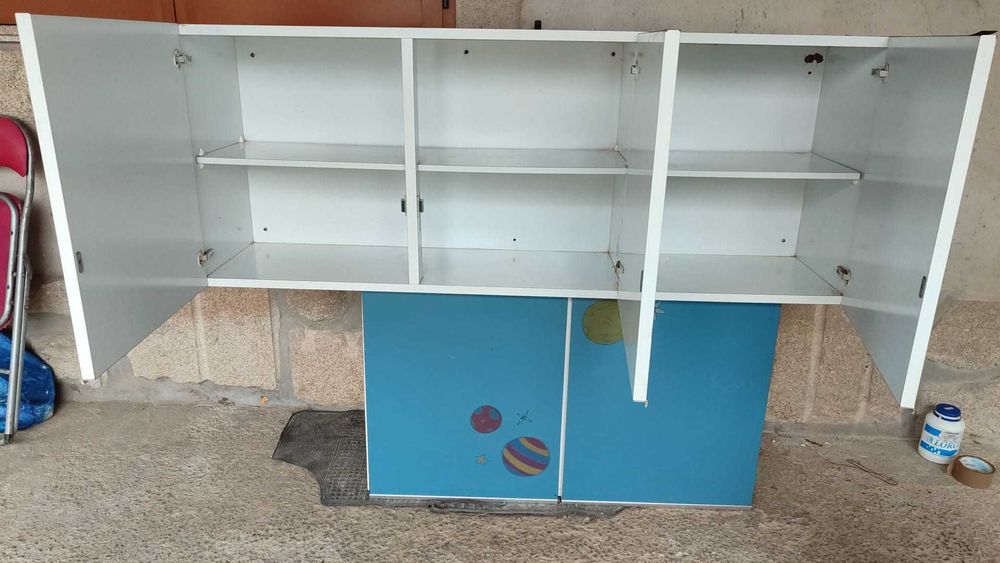 Conjunto de 2 móveis de pendurar