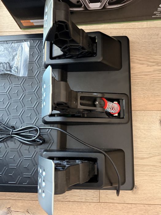 Kierownica thrustmaster t248x