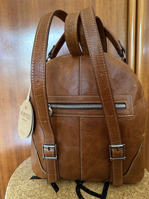 Mochila em Pele da Elenco