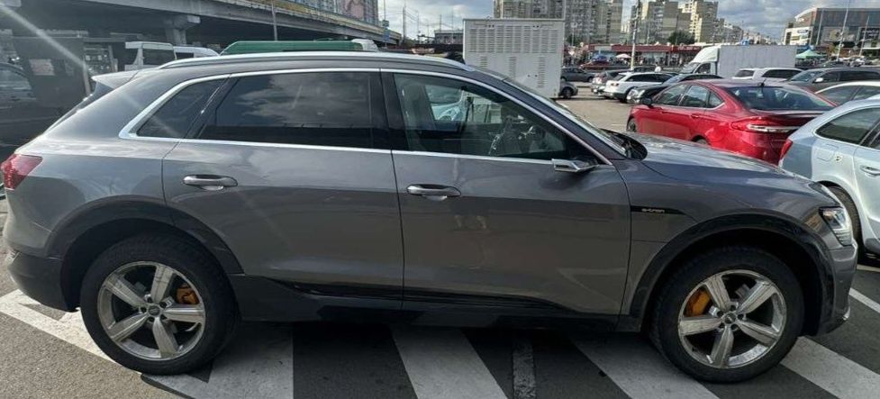 Аренда  электромобиля оренда прокат електроавто Audi E-Tron 55 95кВт
