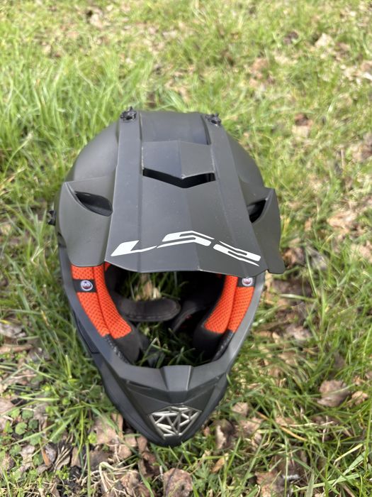 Kask   CROSS ENDURO hulajnoga marki  FAST