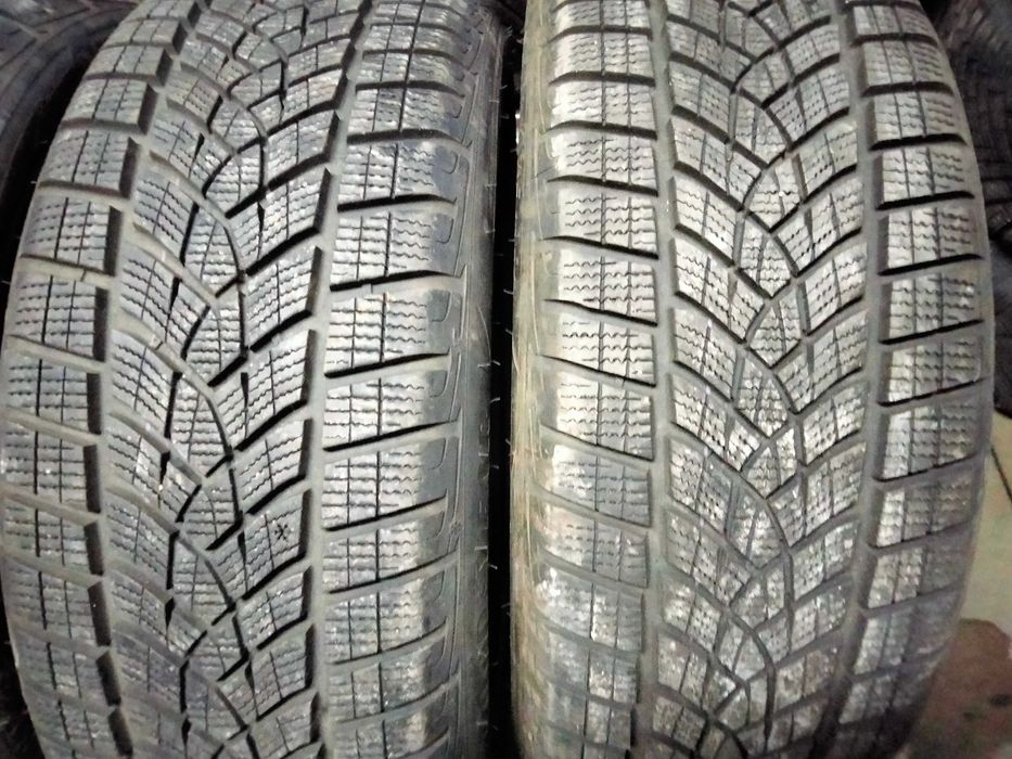 215 50 R19 Goodyear