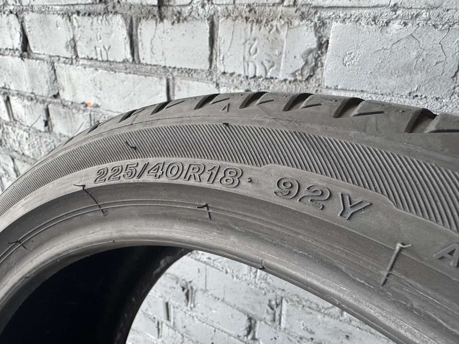 Літні шини Bridgestone 225/40 R18