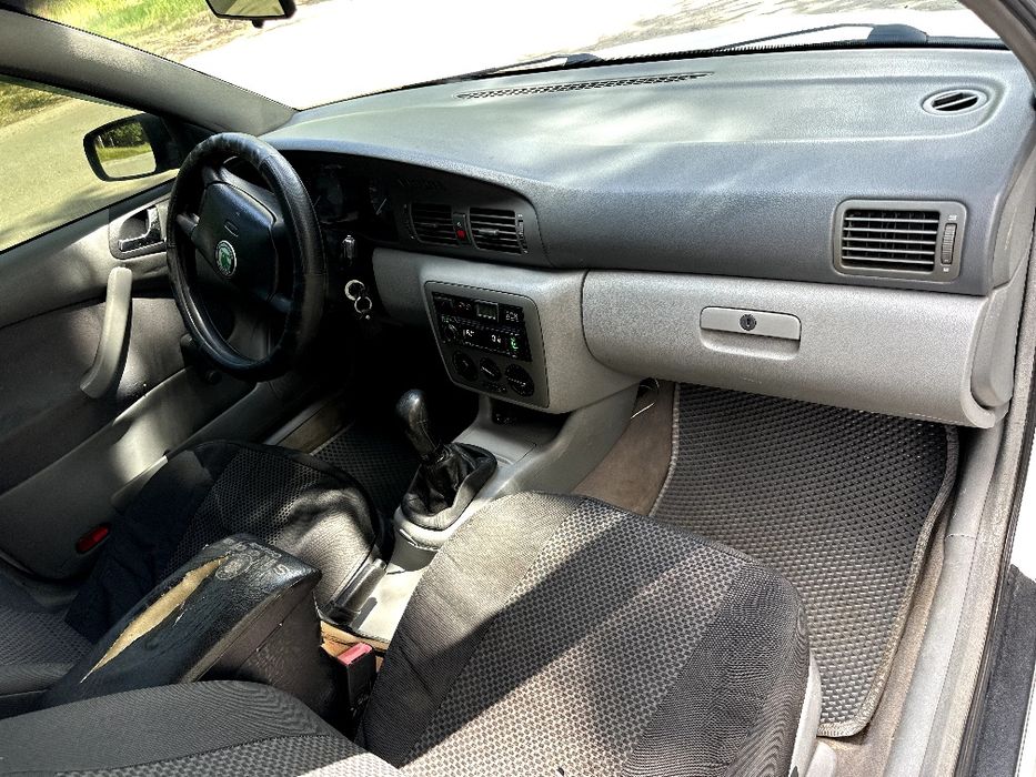 Skoda Octavia Tour 1.6 г/б