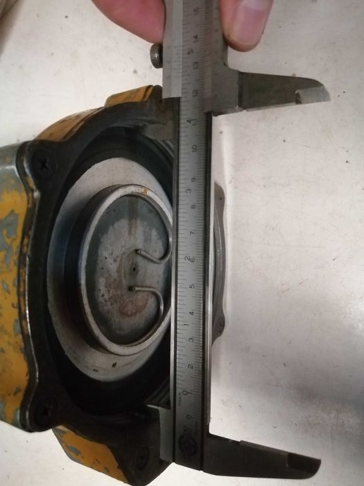 Tampão deposito combustível Komatsu
