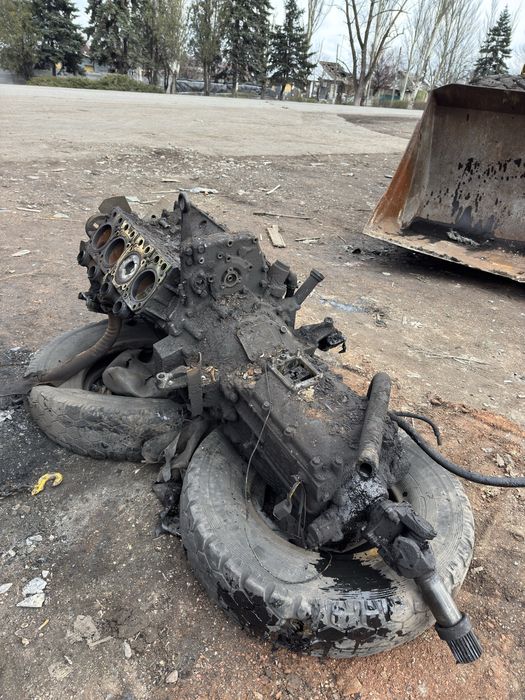 Двигатель с коробкой и запчасти на Камаз