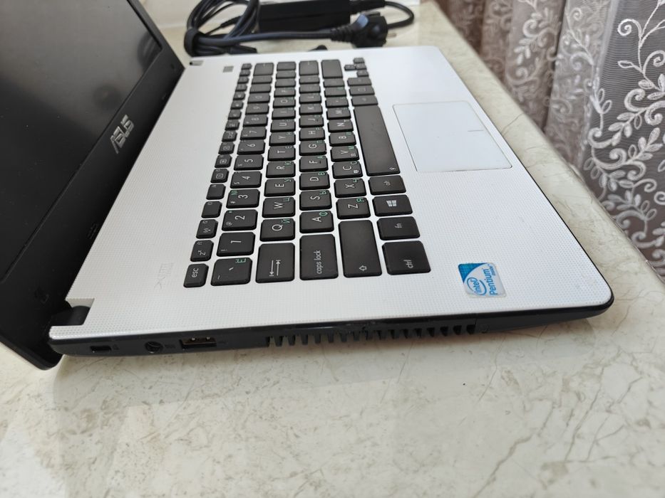 Asus X301 13,3'' Intel 2020m 2,4GHz 4Gb 500Gb IntelHD НОВА БАТАРЕЯ