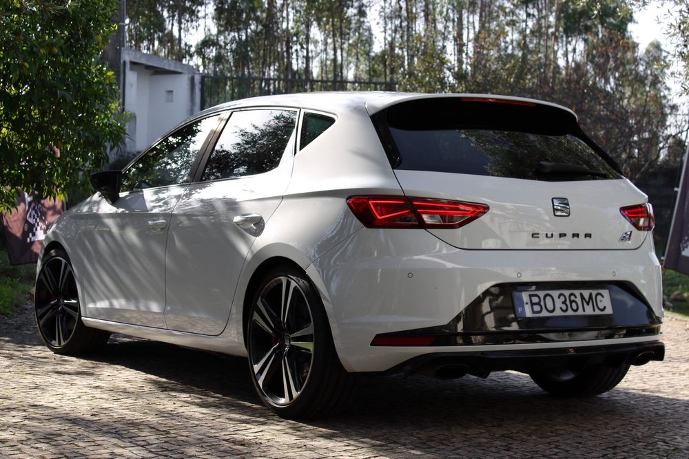 Seat Leon Cupra 280 2.0 TSI (319€/mês)