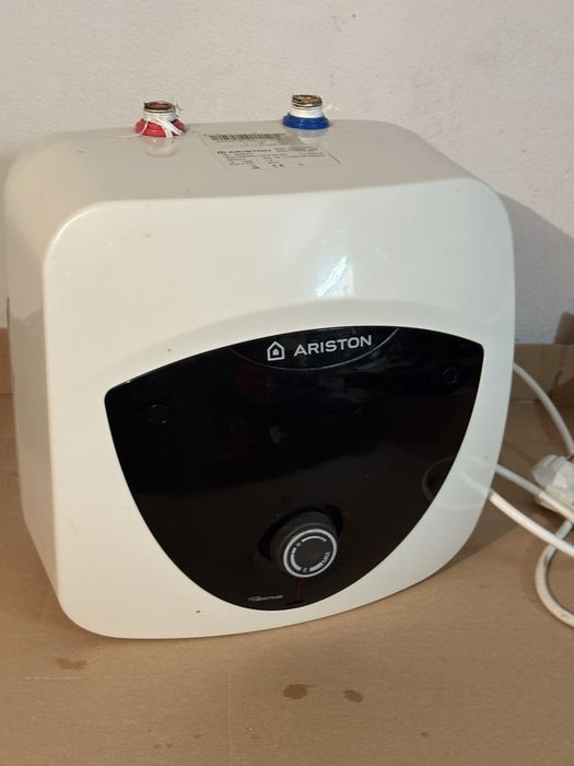 Podgrzewacz wody Ariston 6l.