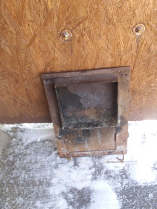 Drzwiczki do kuchni kaflowej.