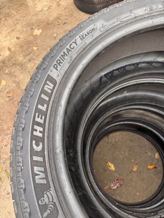 Всесезонні шини 285 45 R22 Michelin