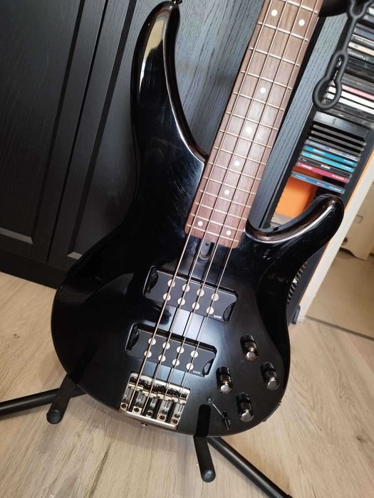 Gitara Basowa Yamaha TRBX304 (Czarny Połysk) – Stan BDB, Performance EQ!