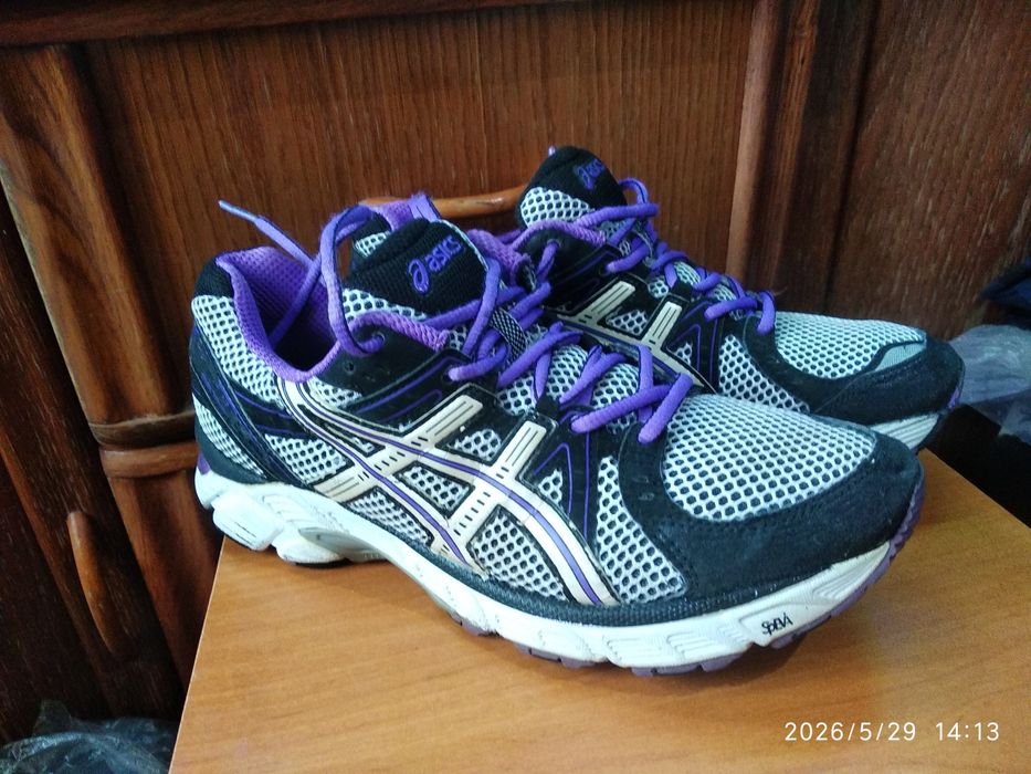 Кроссовки Asics летние сетка.