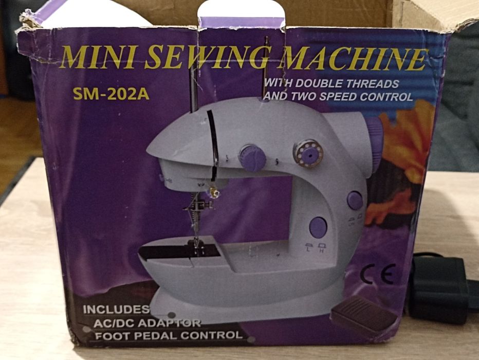 Міні швейна машинка sm 202A