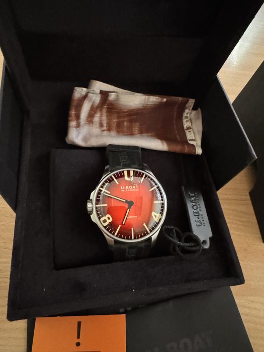 U-Boat Darkmoon 44 mm Red Soleil Ref. 8701. Full Set. Stan bardzo dobry
