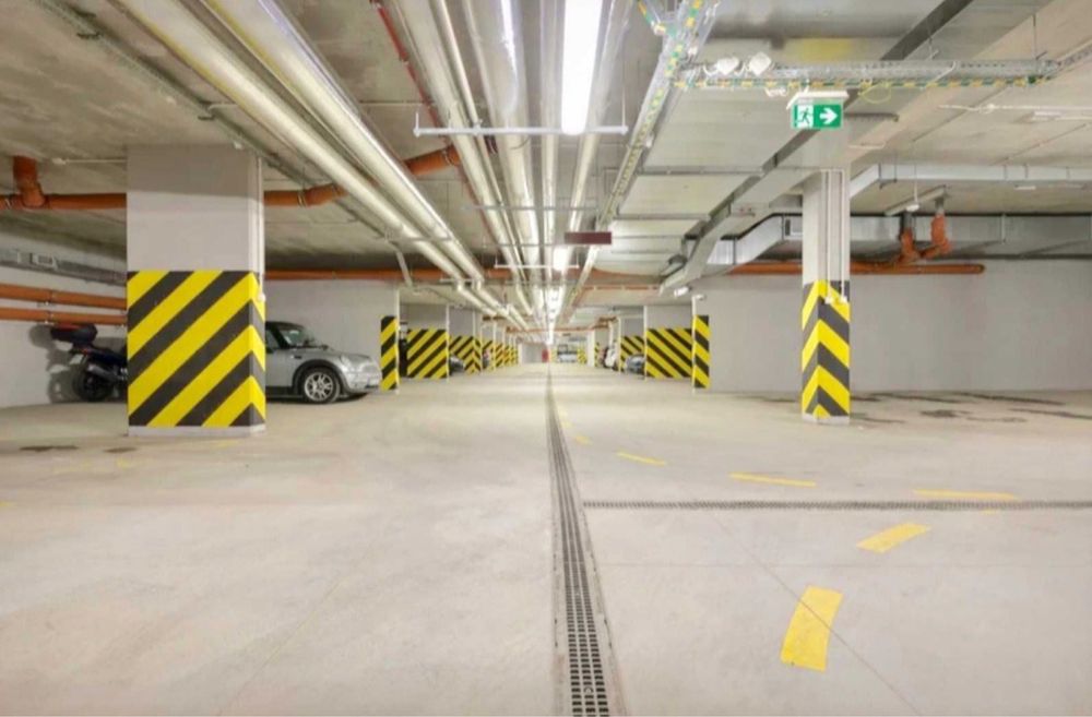 Miejsce postojowe do wynajecia ul Smolna 13