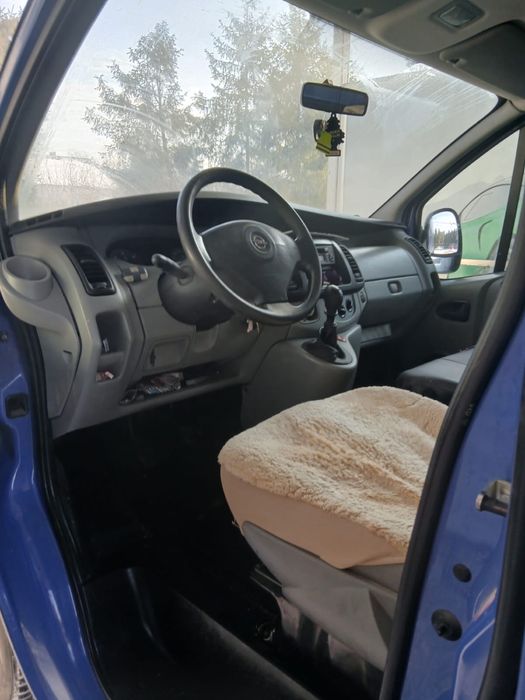 Opel vivaro 2.0.   .